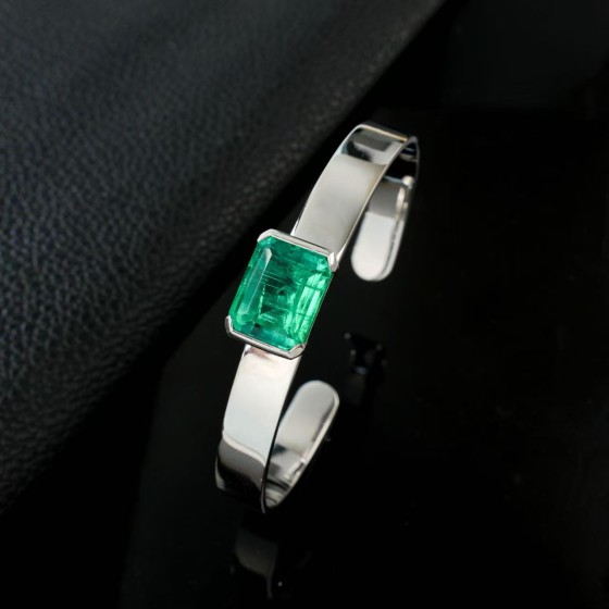 925 Silver Colombian Lab Created Emerald Bangle（ZHF-B04022GLBY)